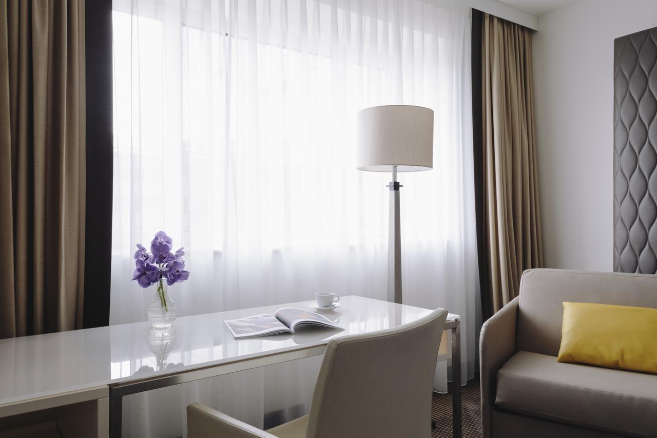 Pullman Berlin Schweizerhof Hotel Ngoại thất bức ảnh A room at the hotel