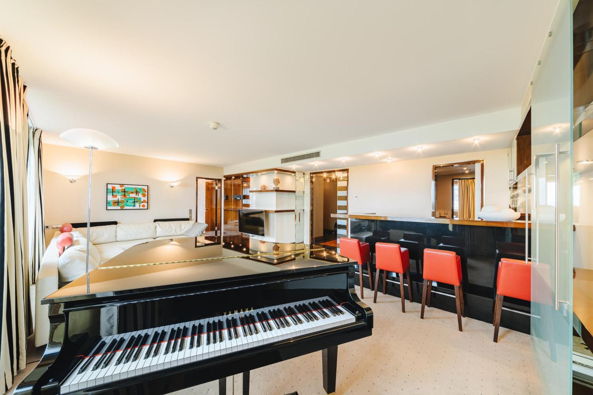 Pullman Berlin Schweizerhof Hotel Ngoại thất bức ảnh The piano room