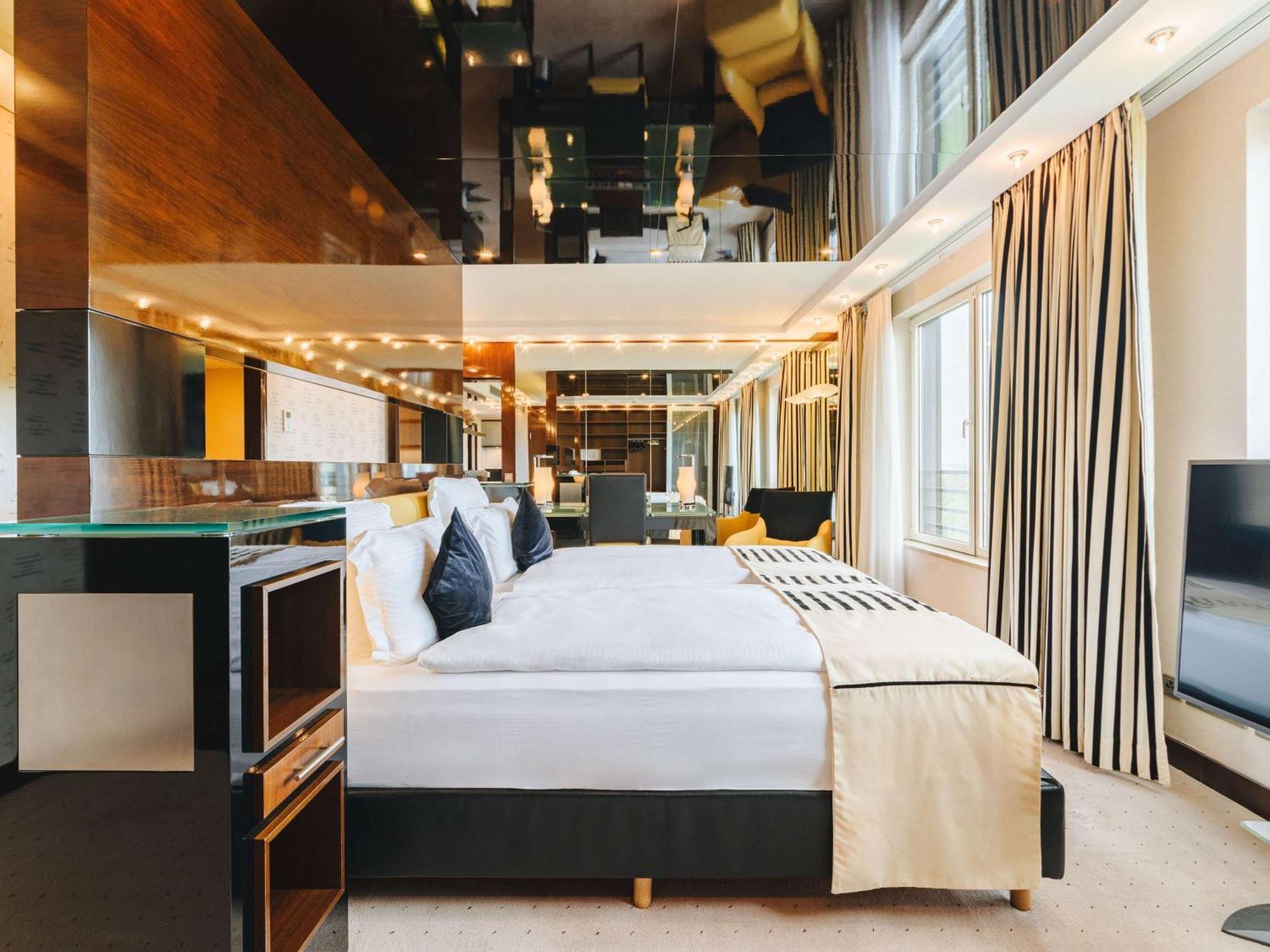 Pullman Berlin Schweizerhof Hotel Ngoại thất bức ảnh