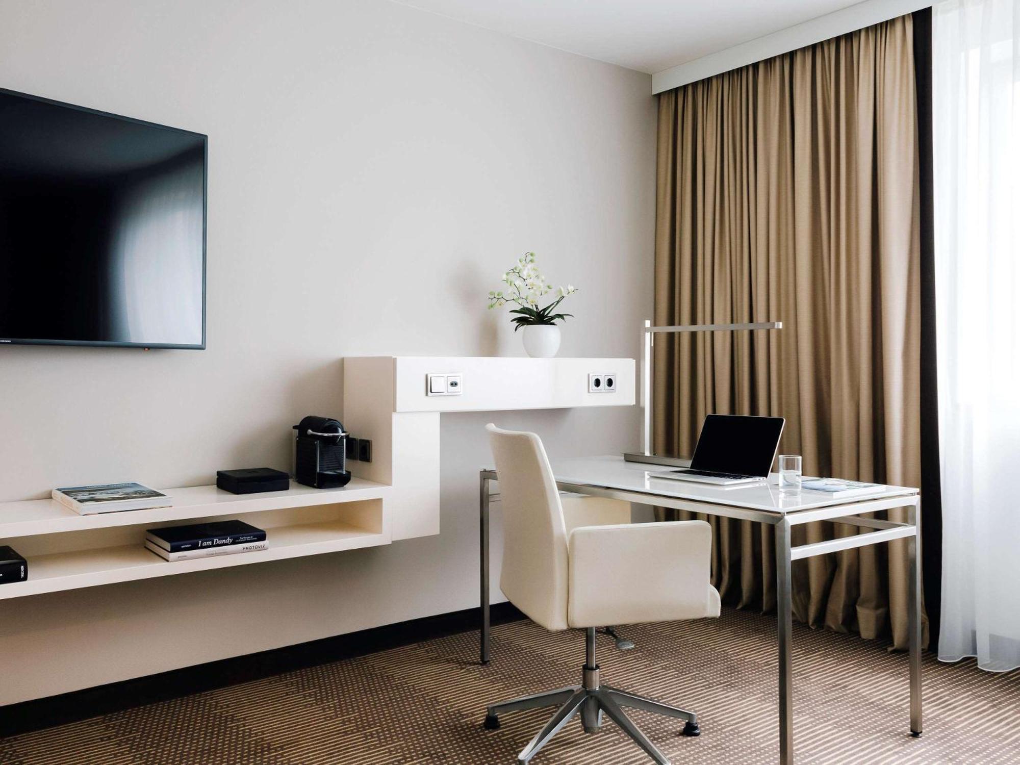 Pullman Berlin Schweizerhof Hotel Ngoại thất bức ảnh