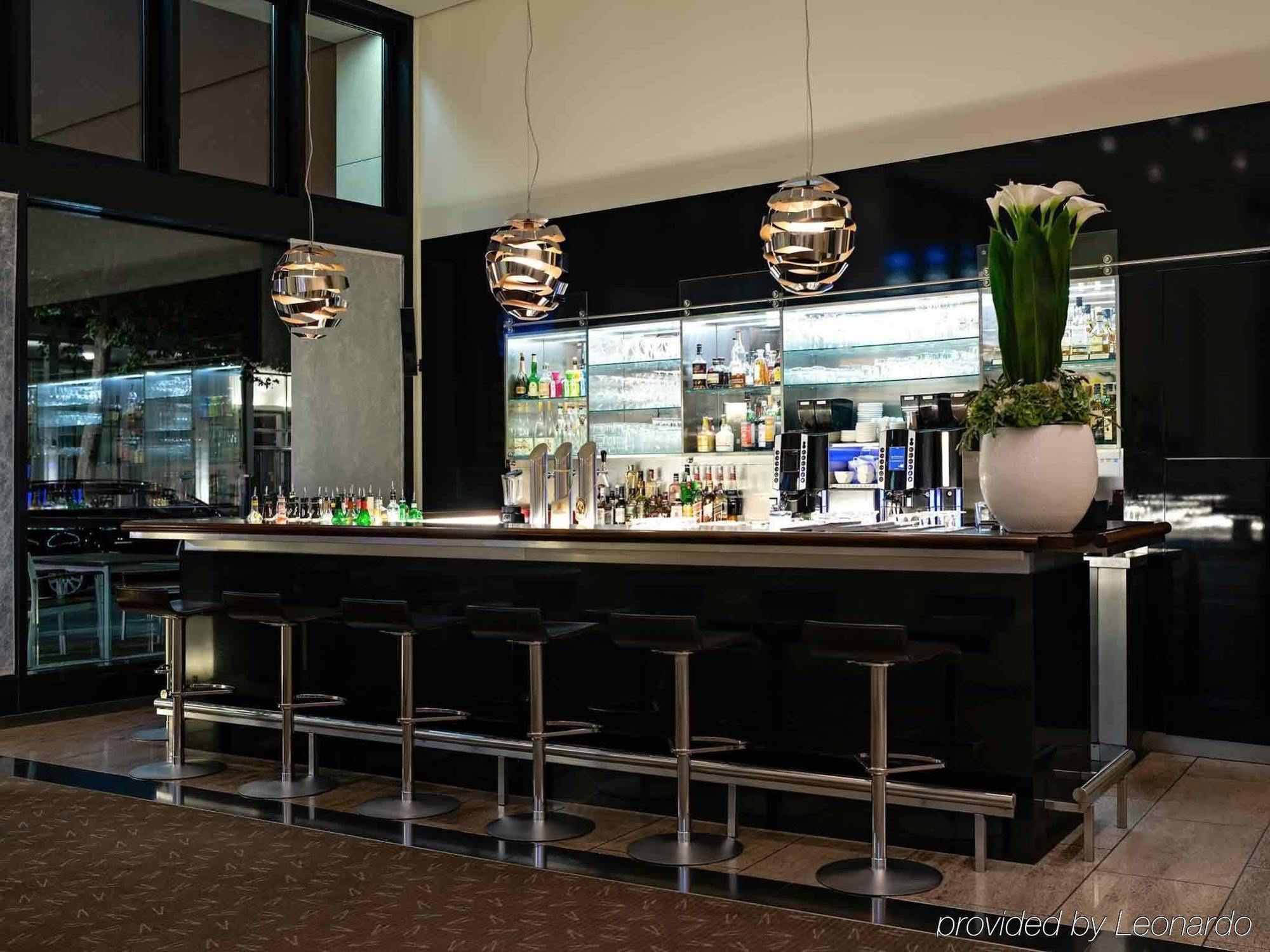 Pullman Berlin Schweizerhof Hotel Ngoại thất bức ảnh The bar at the restaurant